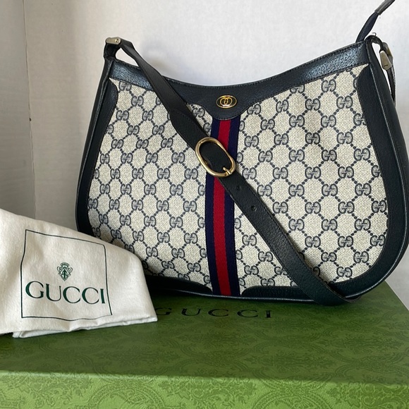 Authentic Gucci Sherry Line GG Canvas navy/red Shoulder Bag. - Picture 2 of 15